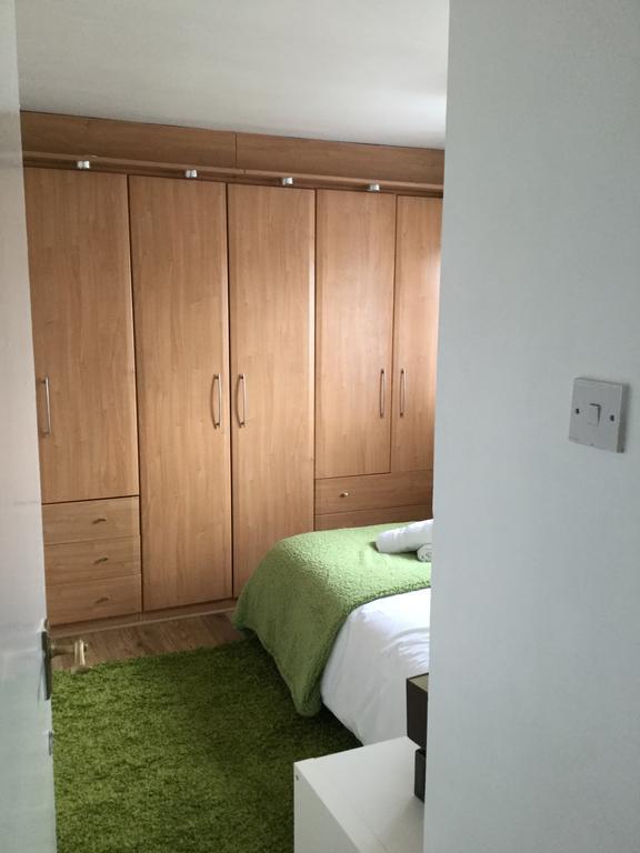4 Bed House Next To Basildon Town Centre Villa Eksteriør bilde