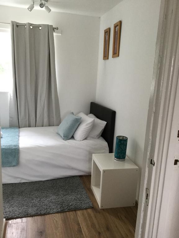 4 Bed House Next To Basildon Town Centre Villa Eksteriør bilde