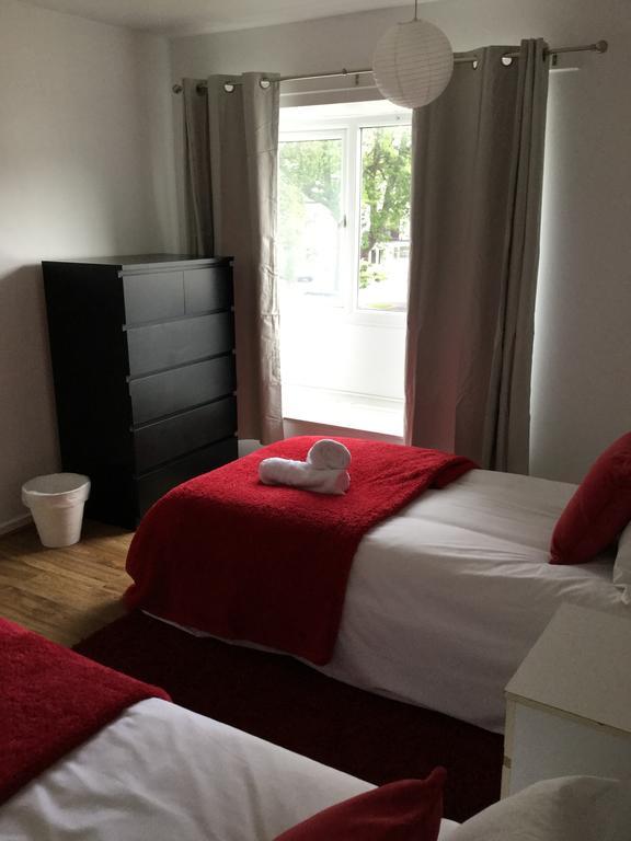 4 Bed House Next To Basildon Town Centre Villa Eksteriør bilde