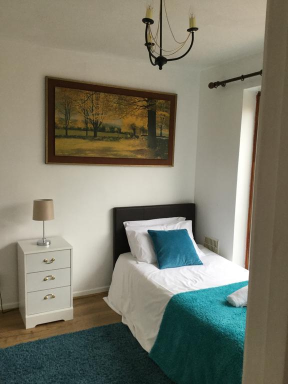 4 Bed House Next To Basildon Town Centre Villa Eksteriør bilde