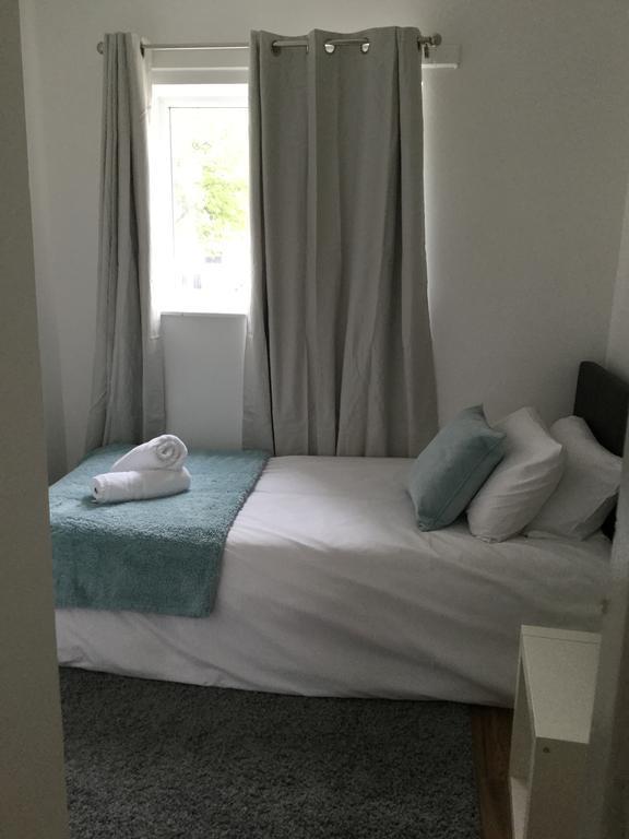 4 Bed House Next To Basildon Town Centre Villa Eksteriør bilde