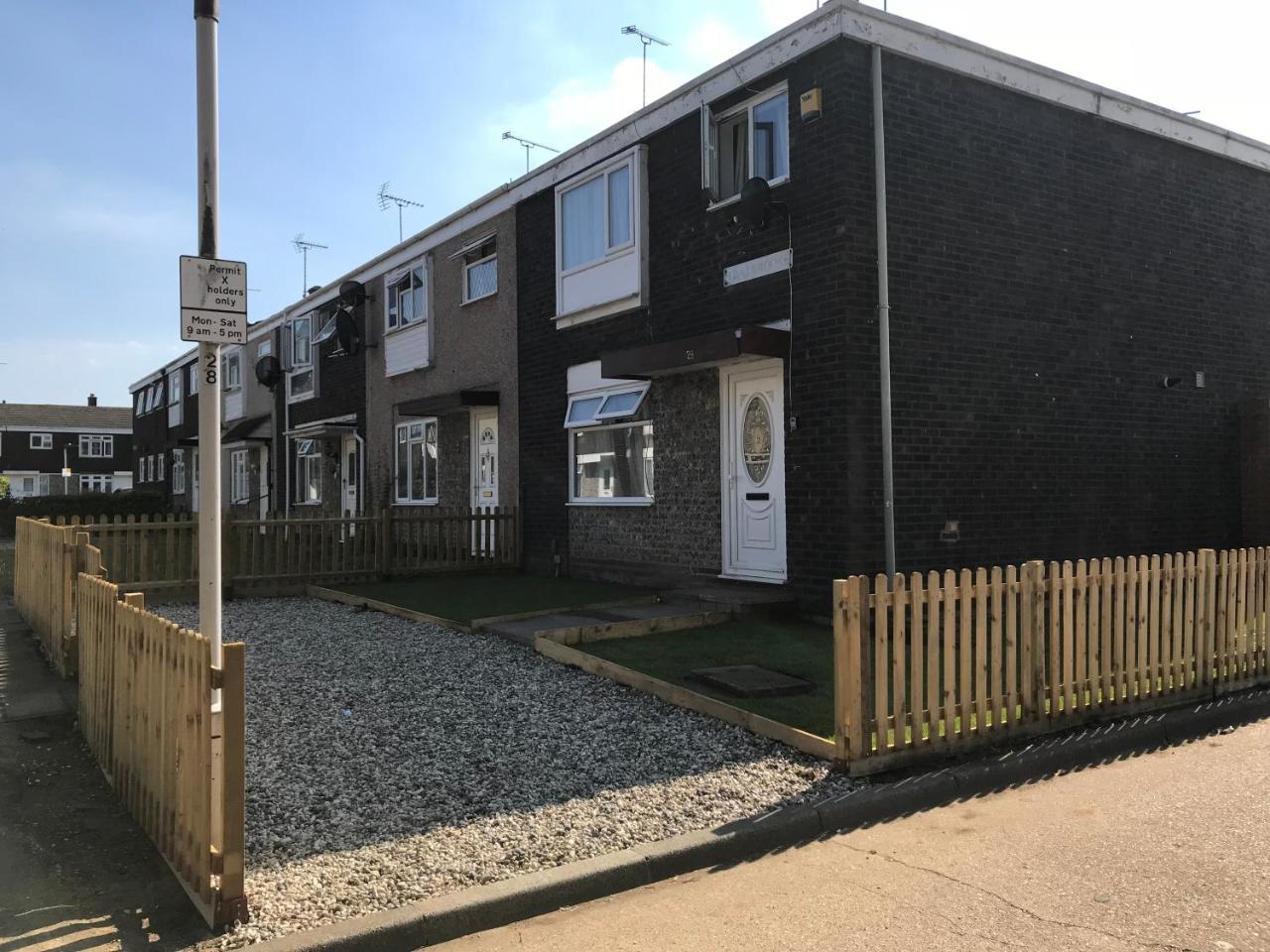 4 Bed House Next To Basildon Town Centre Villa Eksteriør bilde